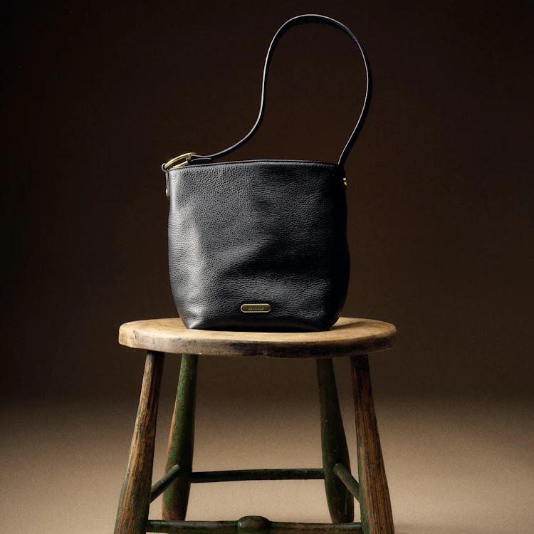 Barbour Ladies Cedar Leather Bucket Bag - Black - Image 2
