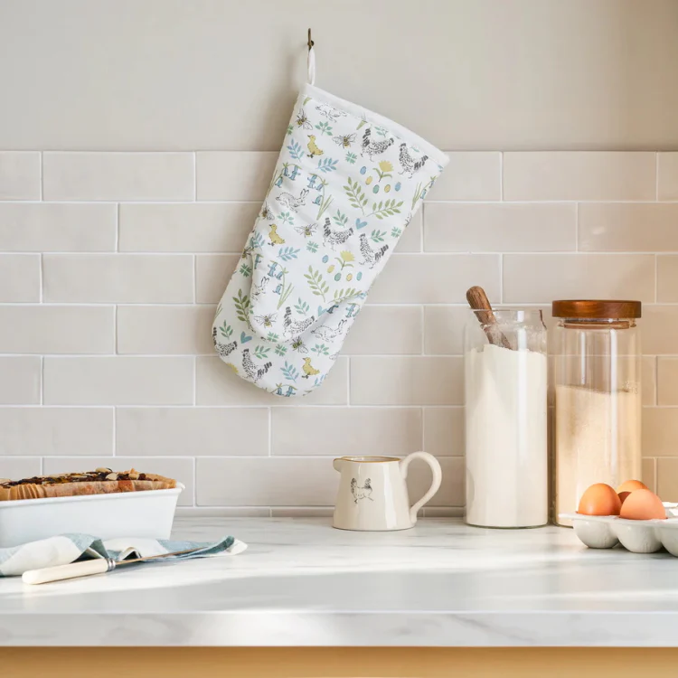 Sophie Allport Oven Mitt - Spring Chicken - Image 2