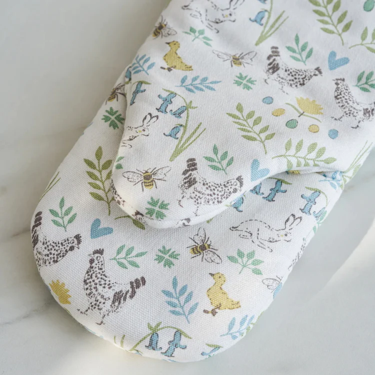 Sophie Allport Oven Mitt - Spring Chicken - Image 3